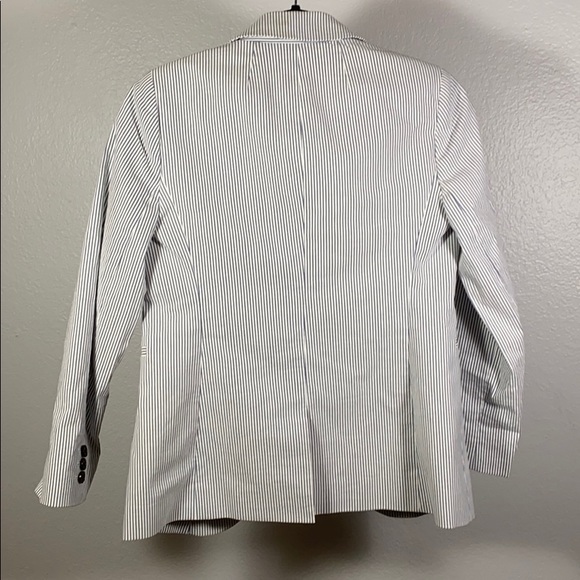 Blazer - Picture 2 of 2